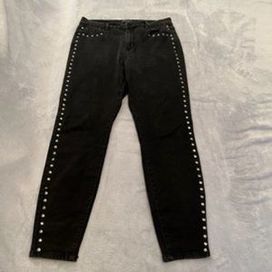 Forever 21 Women's Embroidered Jeans 10